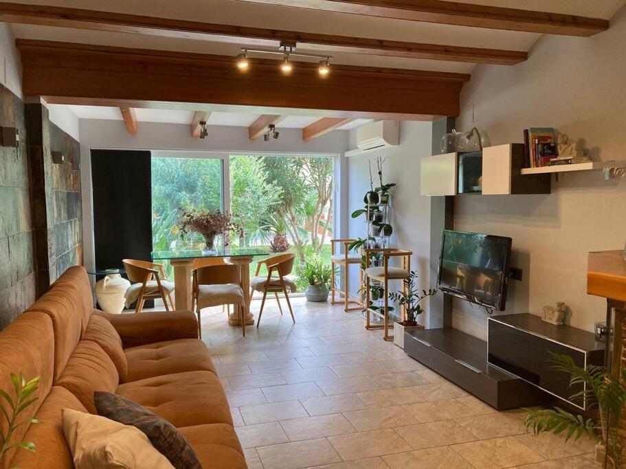 Adosado En Denia Con Gran Jardin Villa Bagian luar foto